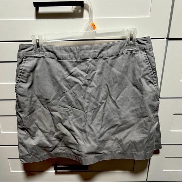 adidas Pants - Adidas stretch skorts shorts. Back zipper